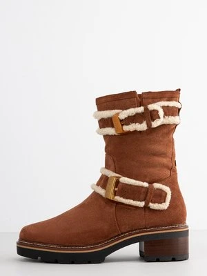 Botki na platformie Högl