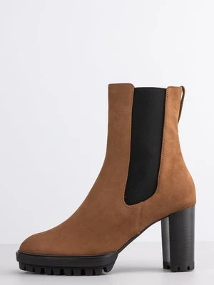 Botki na platformie Högl