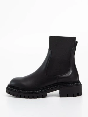 Botki na platformie Inuovo