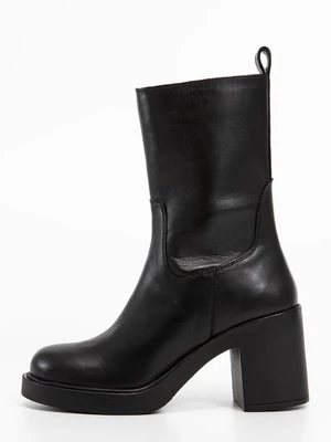 Botki na platformie Inuovo