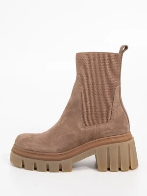 Botki na platformie Inuovo