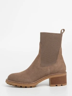 Botki na platformie Inuovo