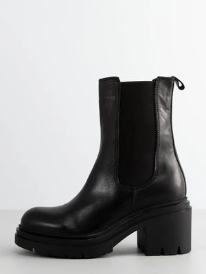 Botki na platformie Inuovo czarny