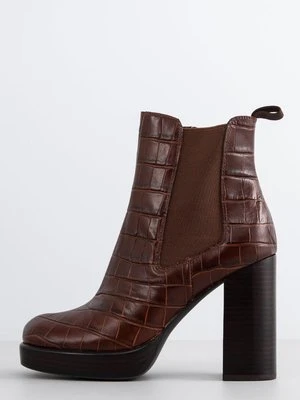 Botki na platformie Jeffrey Campbell