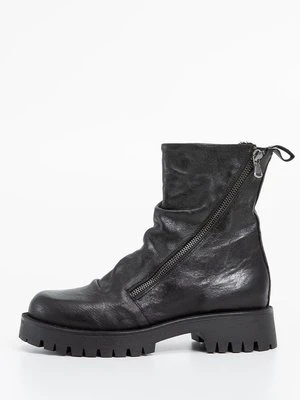 Botki na platformie Jonak