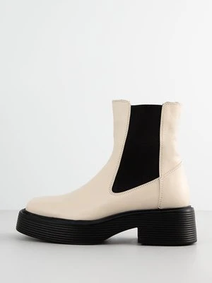 Botki na platformie Kazar