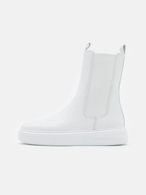 Botki na platformie Kennel + Schmenger