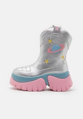 Botki na platformie Koi Footwear