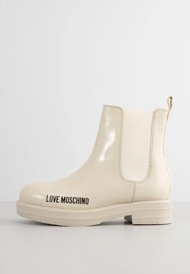 Botki na platformie Love Moschino