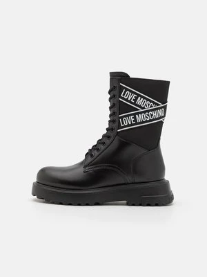 Botki na platformie Love Moschino