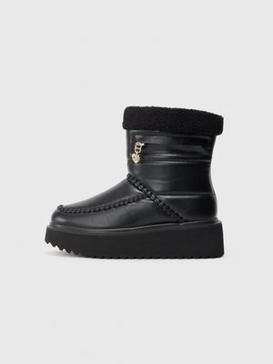Botki na platformie LOVE MOSCHINO czarny