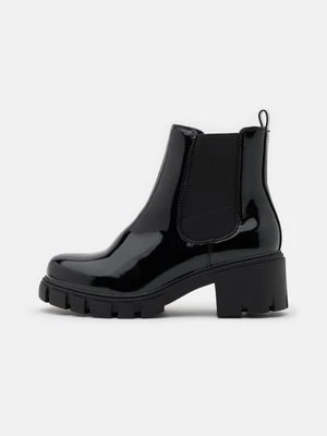 Botki na platformie Madden Girl