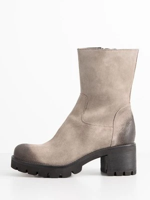 Botki na platformie MANAS