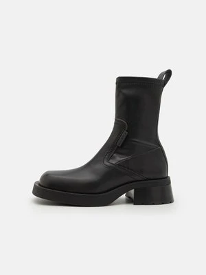 Botki na platformie MIISTA