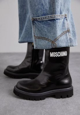 Botki na platformie Moschino