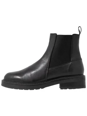 Botki na platformie Pavement