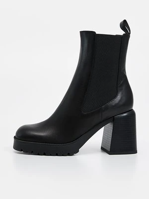 Botki na platformie Pollini