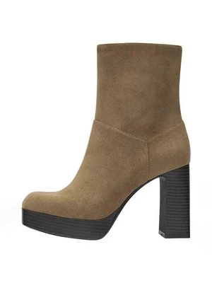 Botki na platformie PULL&BEAR
