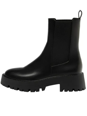 Botki na platformie PULL&BEAR czarny