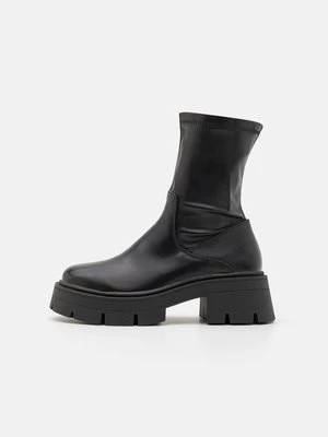 Botki na platformie Raid