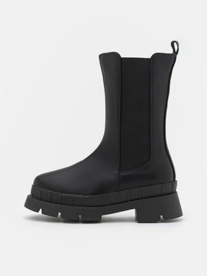 Botki na platformie Raid Wide Fit
