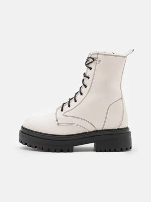 Botki na platformie Raid Wide Fit