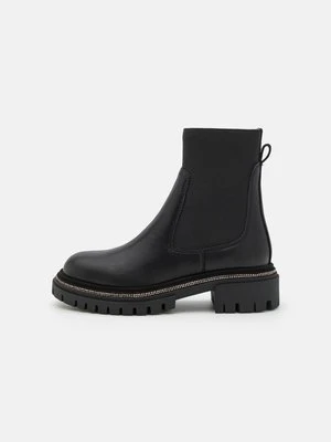 Botki na platformie Steve Madden