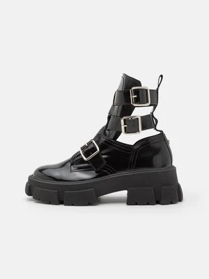 Botki na platformie Steve Madden