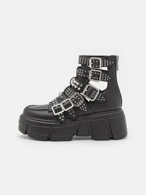 Botki na platformie Steve Madden