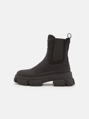 Botki na platformie Steve Madden