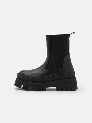 Botki na platformie Steve Madden