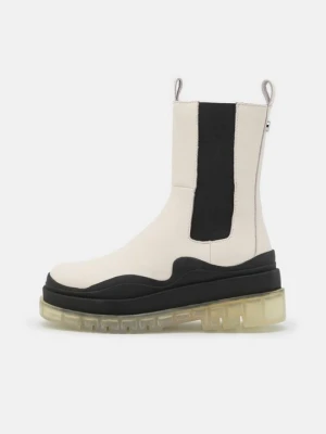 Botki na platformie Steve Madden mleczny