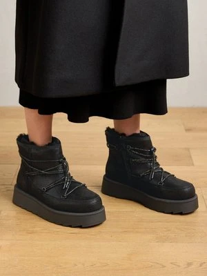 Botki na platformie tamaris