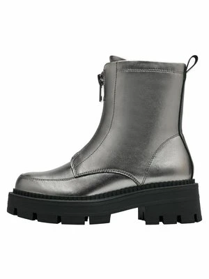 Botki na platformie tamaris