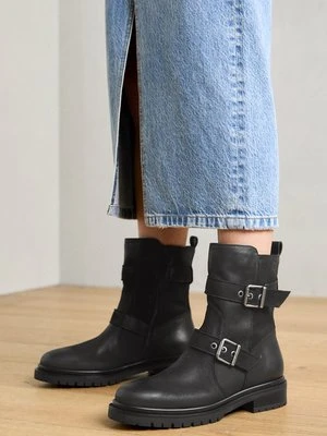 Botki na platformie tamaris