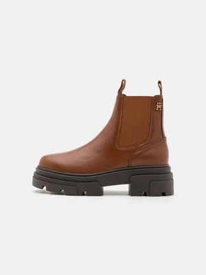 Botki na platformie Tommy Hilfiger