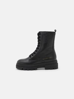 Botki na platformie Tommy Hilfiger