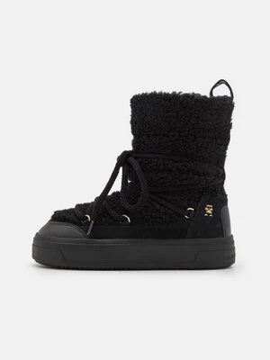 Botki na platformie Tommy Hilfiger
