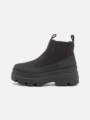 Botki na platformie Ugg