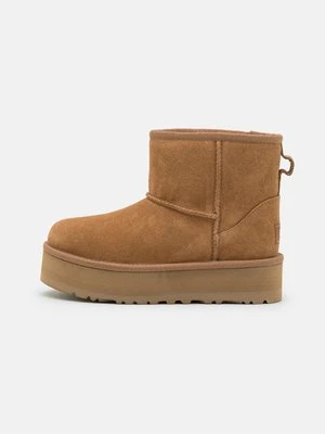 Botki na platformie Ugg