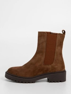 Botki na platformie Unisa