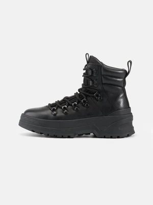 Botki na platformie Vagabond