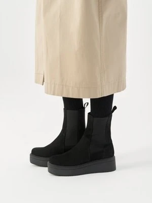 Botki na platformie Vagabond