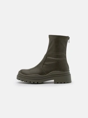 Botki na platformie Vero Moda