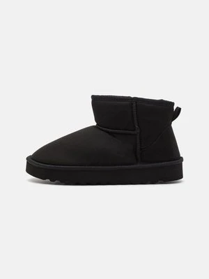 Botki na platformie YOURTURN