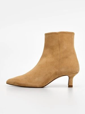 Botki & Other Stories