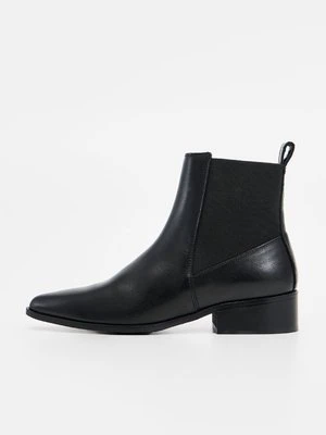 Botki & Other Stories