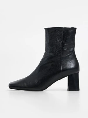 Botki & Other Stories