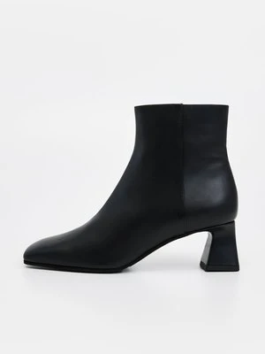 Botki Pollini