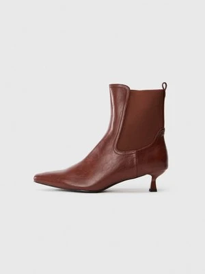Botki Simmi London